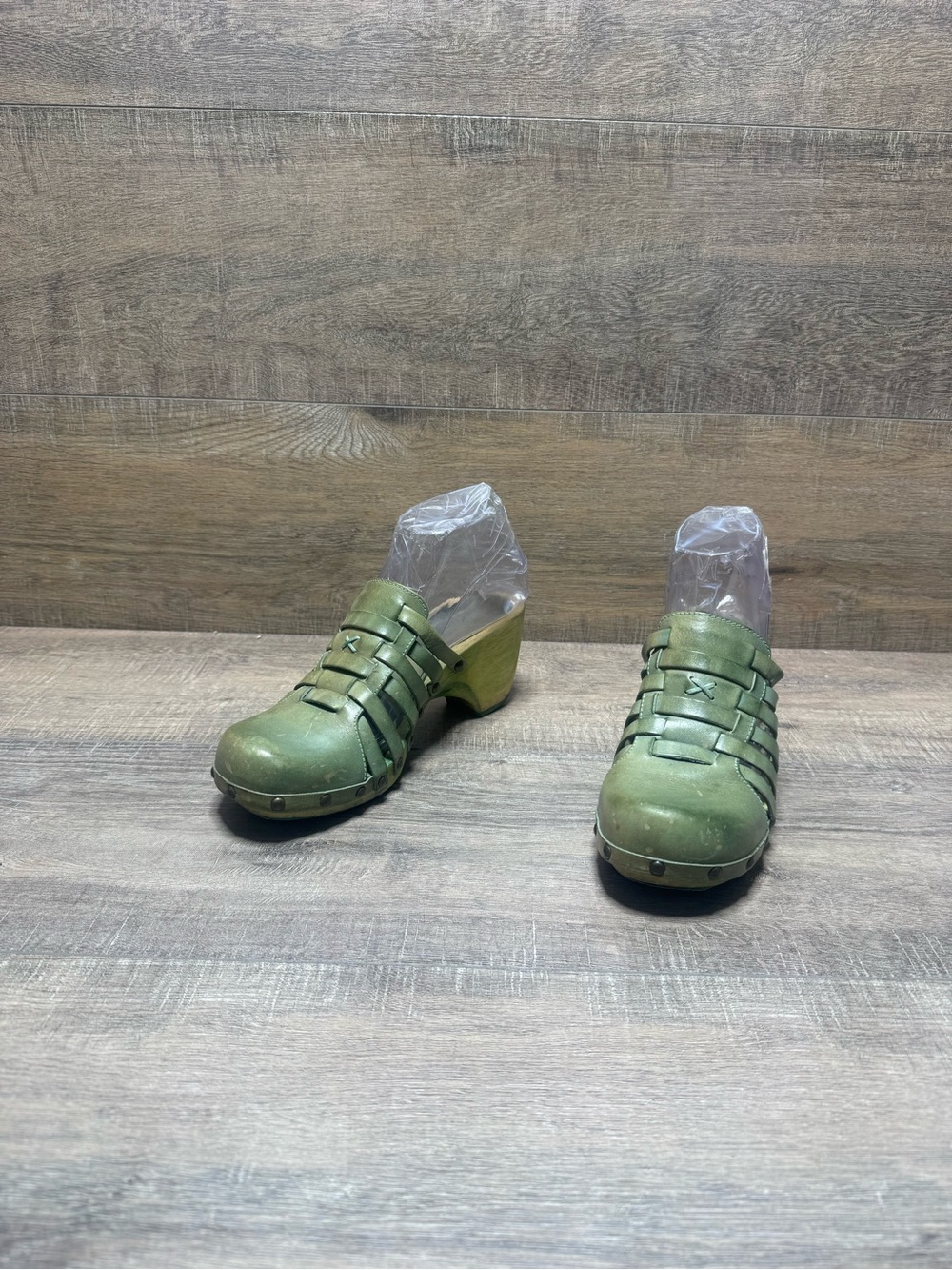 Kenneth Cole Olive Green Woven Leather Clog Heels